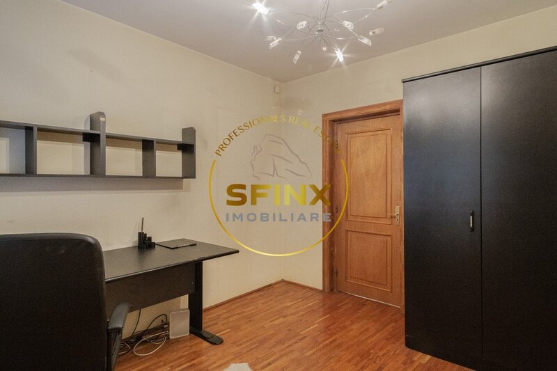 Piata Victoriei - Vila cu gradina proprie, garaj si terasa